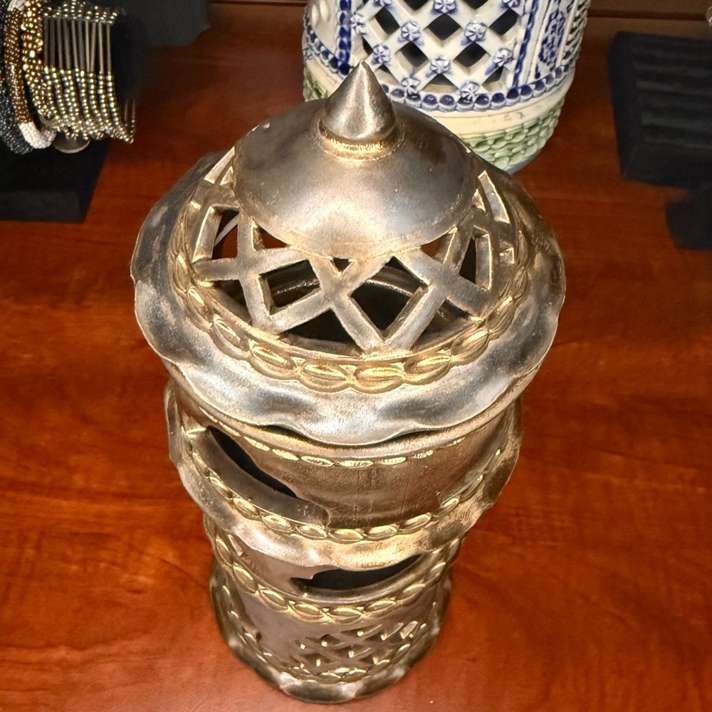 Porcelain Jewelry Box - Picture 8 of 13